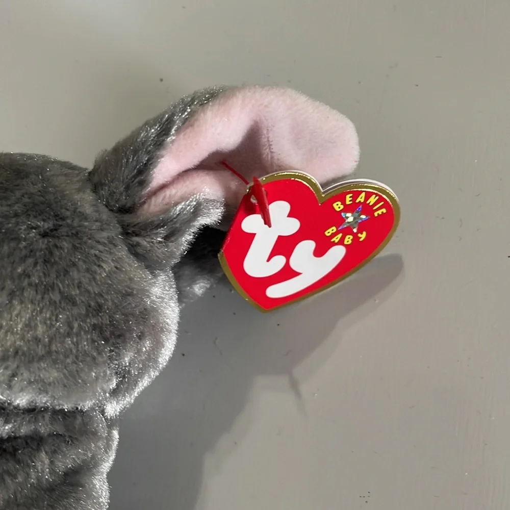 Ty Beanie Baby * Hopper the Bunny Rabbit * Date of Birth: August 7, 2000‎ *